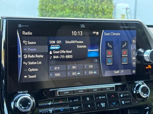 Used 2022 Toyota Highlander Limited image 17