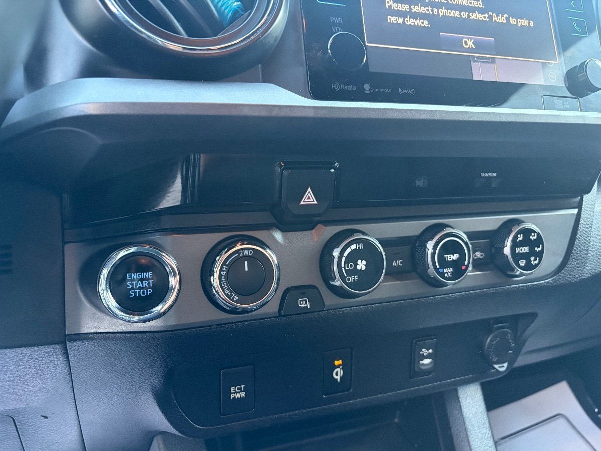 Used 2017 Toyota Tacoma TRD Sport w/ Tow Package (A/T) AWD/4WD image 16