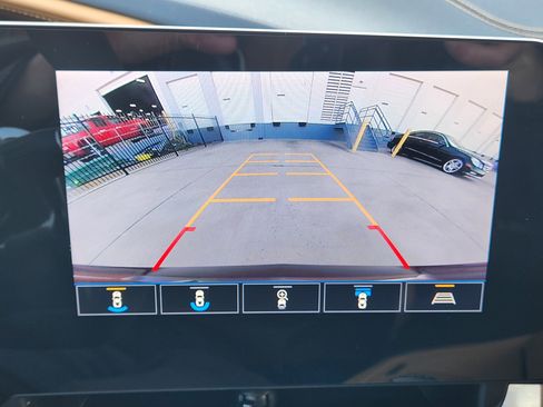 Used 2022 Chevrolet Corvette Stingray w/ Z51 Performance Package image 16