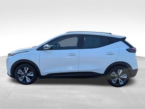 Used 2023 Chevrolet Bolt EUV LT w/ Convenience Package FWD image 4