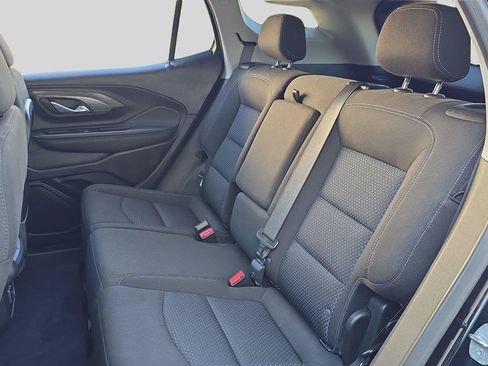 Used 2024 GMC Terrain SLE w/ Driver Convenience Package FWD image 18