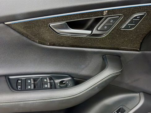 Used 2023 Audi Q8 Prestige image 17