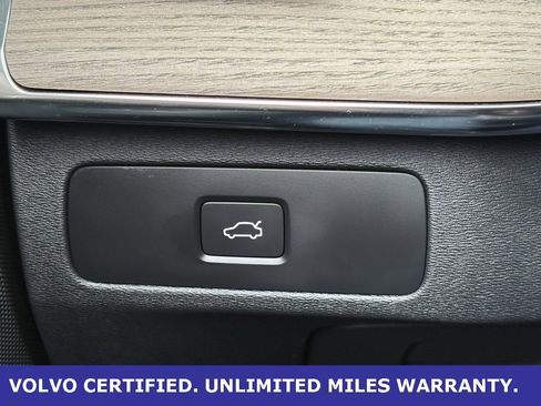 Certified 2025 Volvo XC90 B6 Plus image 20