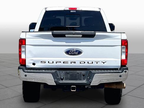 Used 2019 Ford F250 Lariat w/ Lariat Value Package AWD/4WD image 5