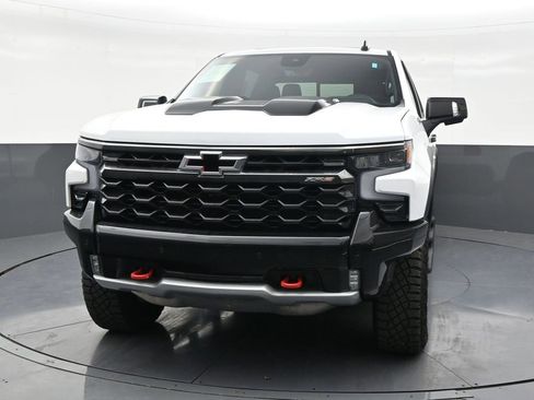 Used 2025 Chevrolet Silverado 1500 ZR2 w/ Technology Package image 8