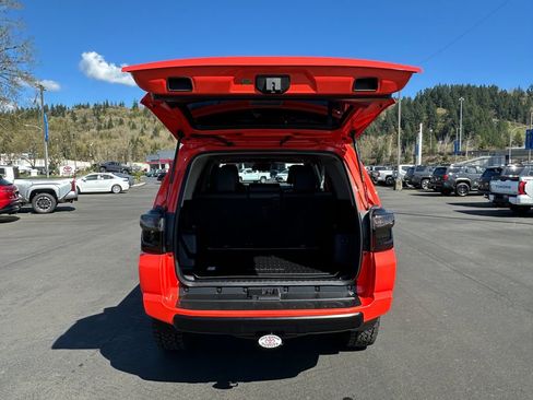 Used 2024 Toyota 4Runner TRD Off-Road Premium w/ Moonroof Package image 11