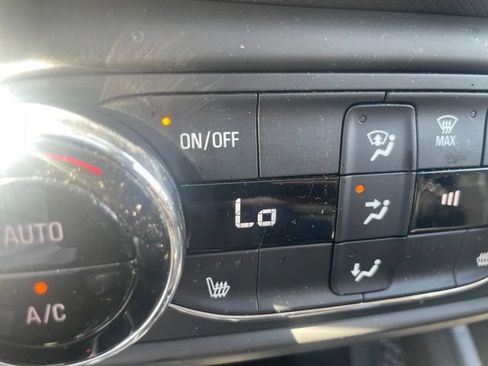 Used 2021 Chevrolet TrailBlazer RS w/ Sun and Liftgate Package FWD image 15