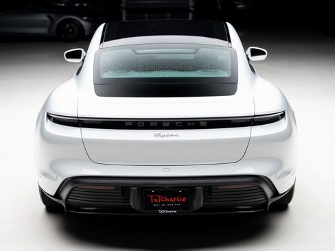 Used 2022 Porsche Taycan image 24