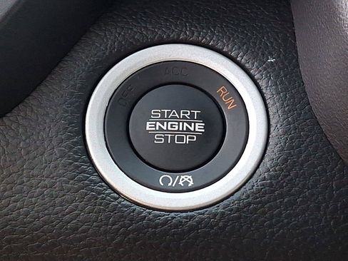 Used 2023 RAM 1500 Laramie AWD/4WD image 29