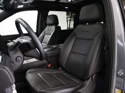 Used 2024 GMC Yukon XL Denali AWD/4WD image 24
