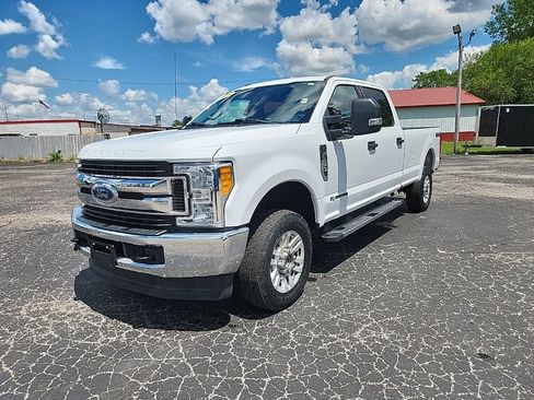 Used 2017 Ford F250 XLT AWD/4WD image 10