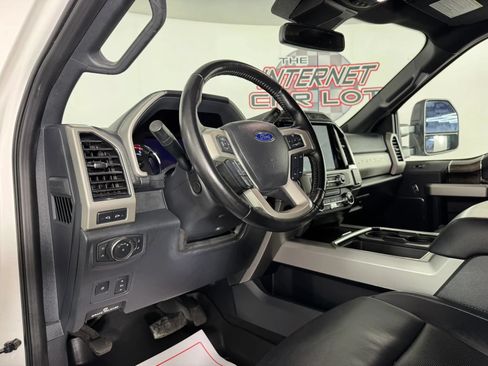 Used 2022 Ford F350 Lariat w/ Black Appearance Package AWD/4WD image 10