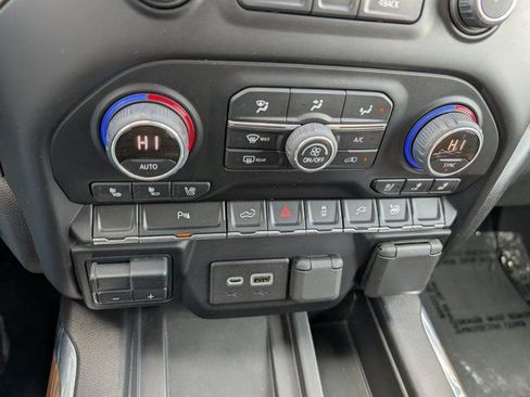 Used 2022 Chevrolet Silverado 1500 High Country image 18