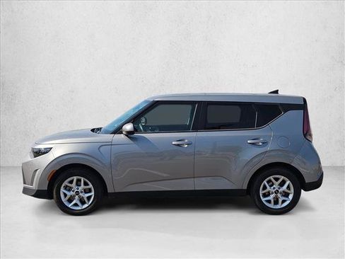Used 2024 Kia Soul LX w/ Option Group 015 FWD image 9