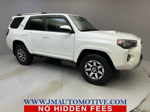 Used 2017 Toyota 4Runner TRD Off-Road image 7