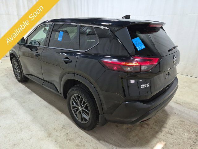 Used 2021 Nissan Rogue S FWD image 3