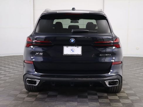 Used 2026 BMW X5 xDrive50e w/ M Sport Package image 7