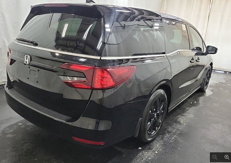 Used 2023 Honda Odyssey Sport image 3