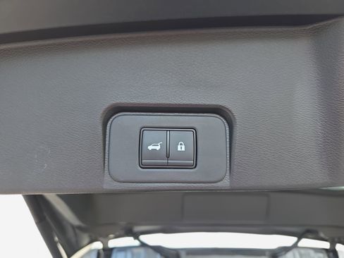 Used 2024 Nissan Rogue SV AWD/4WD image 11