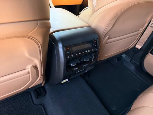 Used 2023 Jeep Grand Cherokee Summit AWD/4WD image 36