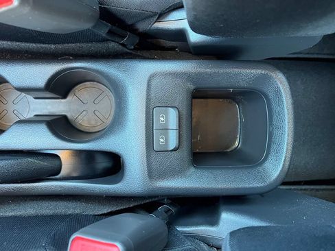 Used 2018 Nissan Kicks S FWD image 27