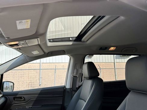 Used 2025 Honda Odyssey EX-L image 18