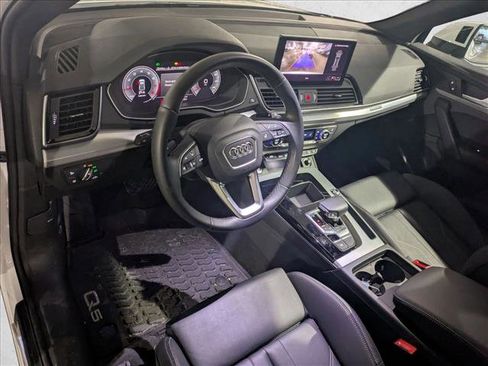 Certified 2025 Audi Q5 2.0T Premium Plus w/ Premium Plus Package image 7