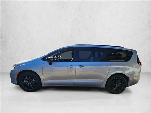 New 2026 Chrysler Pacifica Select w/ S Appearance Package FWD image 5