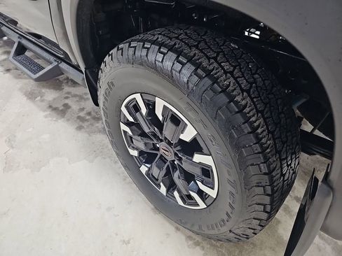 Used 2022 Nissan Frontier PRO-4X w/ Technology Package image 22