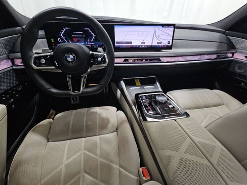 Used 2023 BMW 760i xDrive image 10