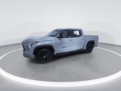 Used 2024 Toyota Tundra Limited AWD/4WD image 6