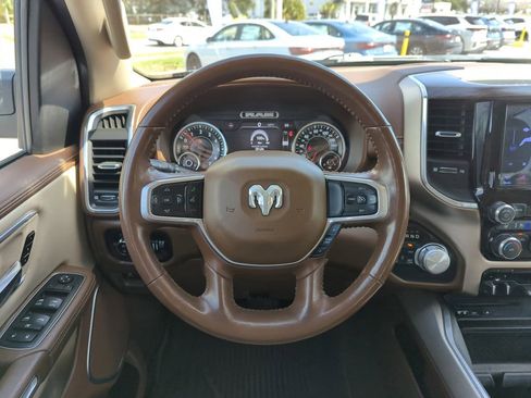 Used 2019 RAM 1500 Laramie image 17