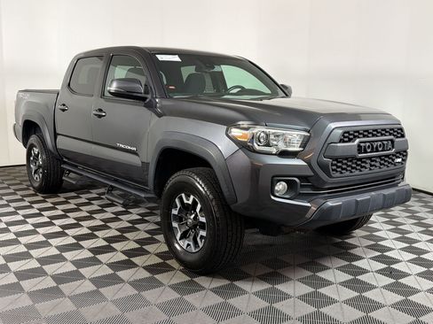 Used 2021 Toyota Tacoma TRD Off-Road w/ Technology Package AWD/4WD image 23