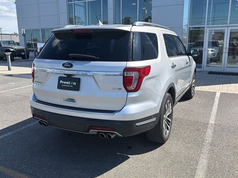 Used 2018 Ford Explorer Platinum AWD/4WD image 4