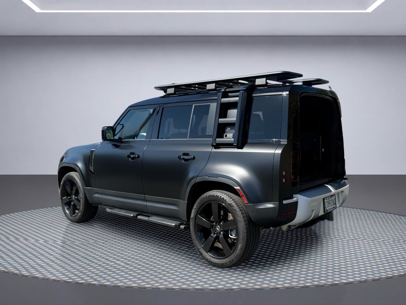 Used 2024 Land Rover Defender 110 S AWD/4WD image 4