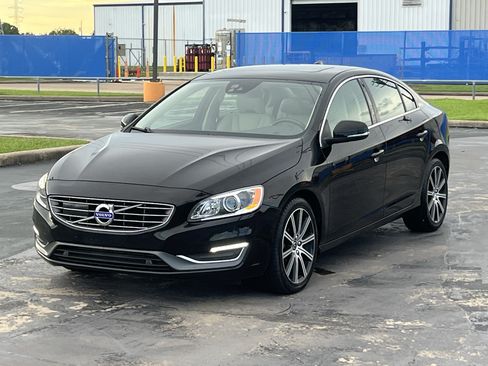 Used 2017 Volvo S60 T5 Inscription Platinum w/ Climate Package AWD/4WD image 5