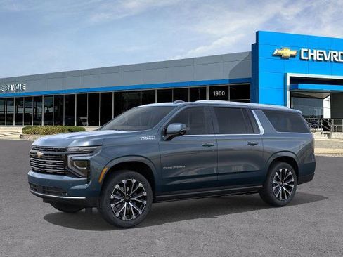 New 2026 Chevrolet Suburban High Country image 2