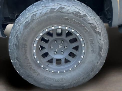 Used 2015 Ford F150 Lariat image 25