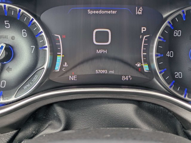 Used 2023 Chrysler Pacifica Touring-L FWD image 27