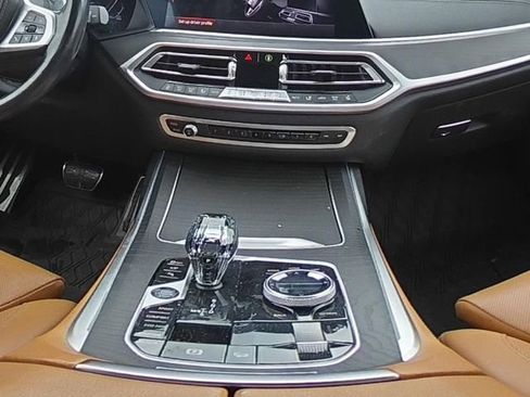 Used 2021 BMW X7 xDrive40i w/ M Sport Package AWD/4WD image 21