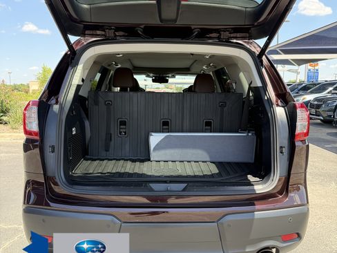 Used 2023 Subaru Ascent Touring AWD/4WD image 9