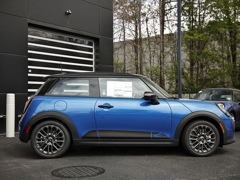 New 2026 MINI Cooper 2-Door Hardtop image 3