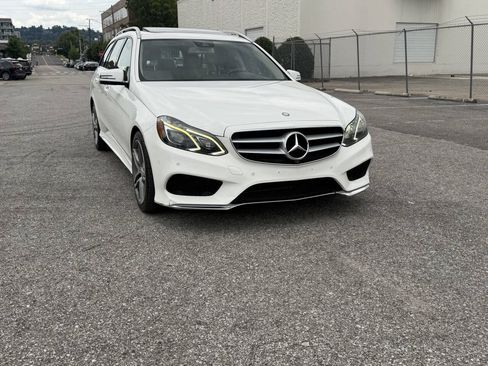 Used 2014 Mercedes-Benz E 350 4MATIC Wagon image 5
