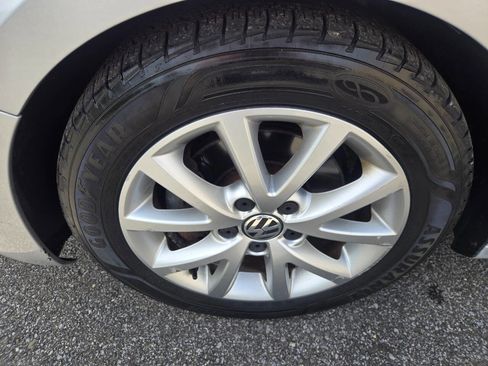 Used 2012 Volkswagen Jetta SE FWD image 36