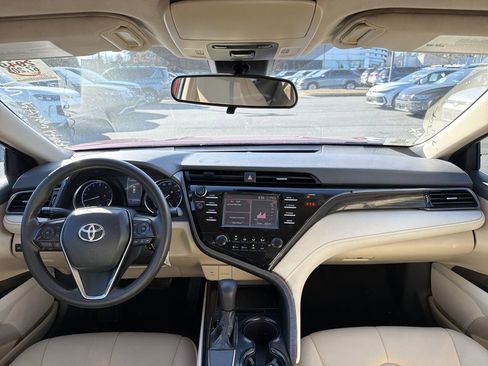 Used 2019 Toyota Camry LE image 18