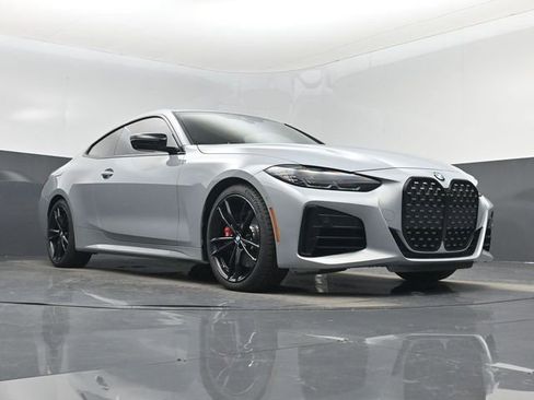 Used 2024 BMW M440i Coupe w/ Premium Package image 32