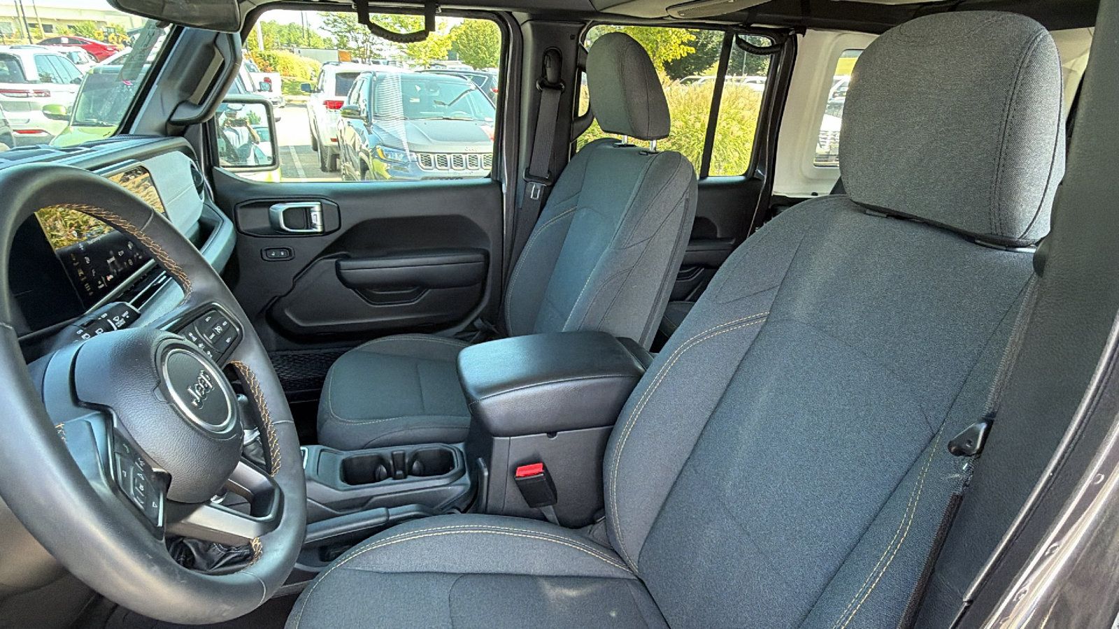 Used 2024 Jeep Wrangler Unlimited AWD/4WD image 17