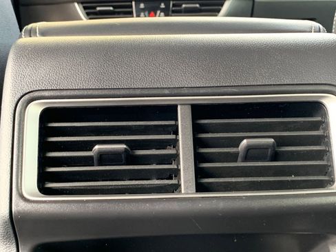 Used 2025 Volkswagen Atlas Cross Sport SE image 24