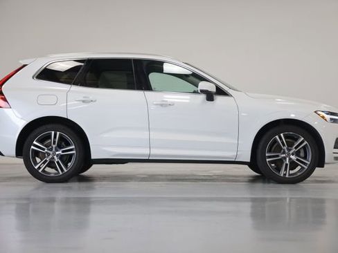 Used 2021 Volvo XC60 T6 Momentum image 19