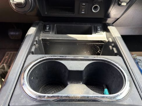 Used 2018 Nissan Titan SV w/ SV Convenience Package AWD/4WD image 35